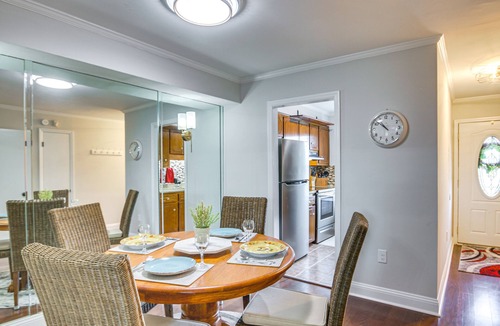 Summerville Condo | Comfy Augusta Condo w/Deck ~ 4 Mi to Olde Town