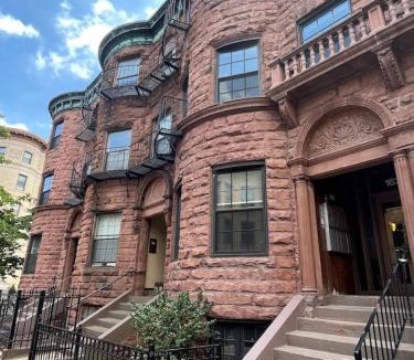 Prudential - St. Botolph Apartment | Comfy Back Bay Alcove Studio Apt