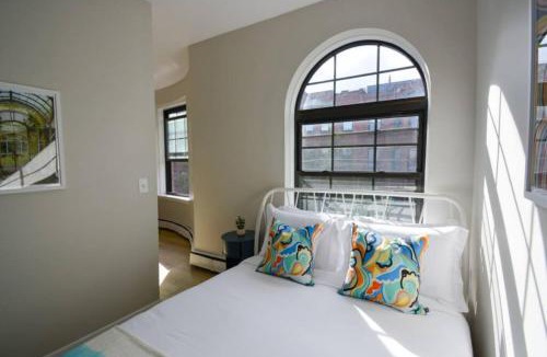 Prudential - St. Botolph Apartment | Comfy Back Bay Alcove Studio Apt