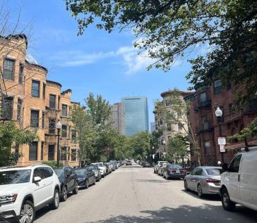 Prudential - St. Botolph Apartment | Comfy Back Bay Alcove Studio Apt