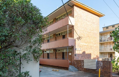 North Sydney Apartment | Comfy Balcony Studio near Parks,