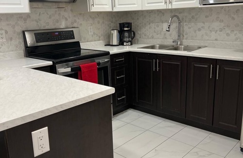 Mississauga Apartment | Comfy Basement Apartment with Private entrance and free car