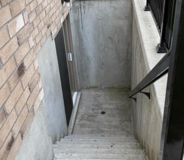 Whitby House | Comfy Basement Suite in Quiet Neighbourhood