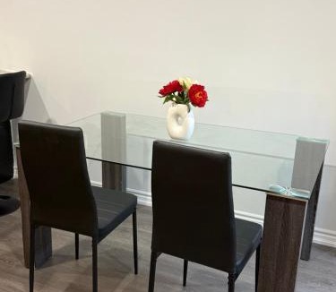Whitby House | Comfy Basement Suite in Quiet Neighbourhood
