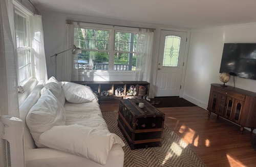 Cape Neddick Apartment | Comfy Beach Cottage