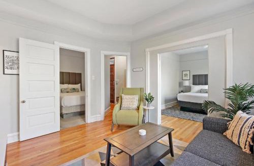 North Center Apartment | Comfy & Bright 3BR Fully Furnished Apt - Lincoln 3E