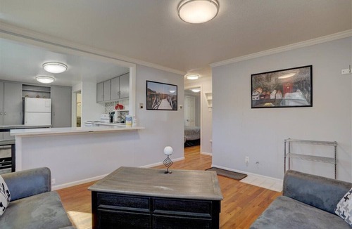 Arvada House | Comfy bungalow and fast Wi-Fi!