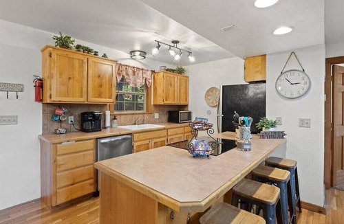 Branson West Cabin | Comfy Cabin with 4 King Suites Near SDC & Golf > Infinity Game Table