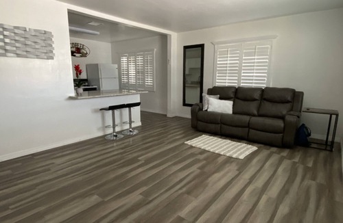 Timberwolf House | Comfy Casita
