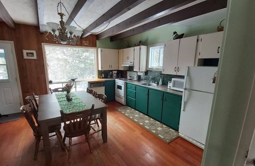 Saint Zenon Ski Chalet | Comfy chalet with lake view & private trails