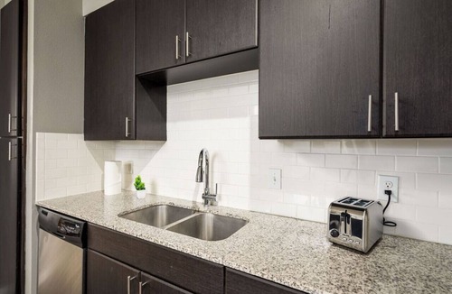 Terrell Heights Apartment | Comfy Chic King Bed Refreshing Office Desk w/Pool