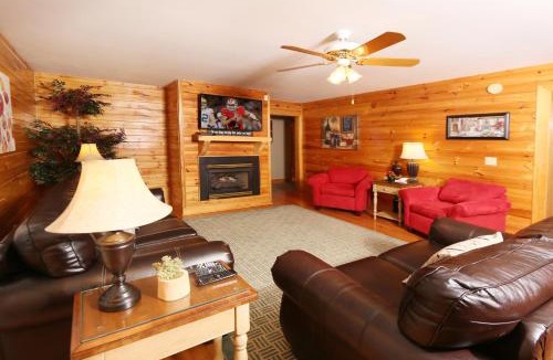 Pigeon Forge Apartment | Comfy Condo perfect for your mountain getaway