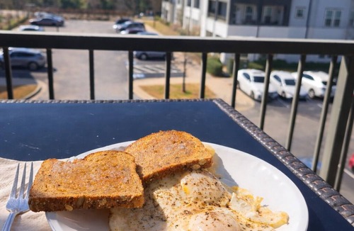 North Augusta Condo | Comfy Condo w/Private Driver for Masters Week! Walk to Riverfront and SRP Park.