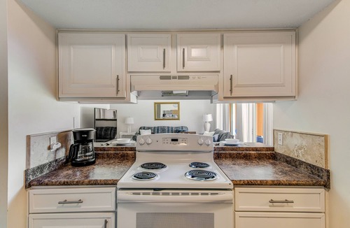 Destin Condo | Comfy Condo with Three Pools & Tennis - Close to Beach & Dining