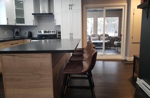 Duhamel Ski Chalet | Comfy cottage in Duhamel.