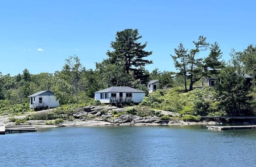 Carling Cabin | Comfy Cottage in Georgian Bay - Rockwood #9