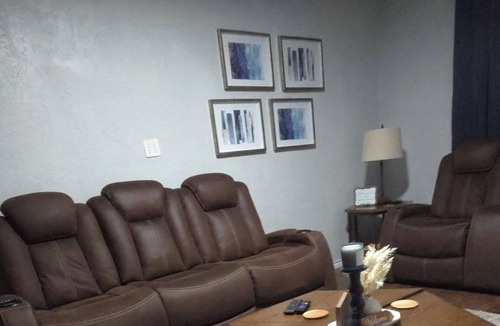 Lawton House | Comfy & Cozy 2-bedroom house that is conveniently located