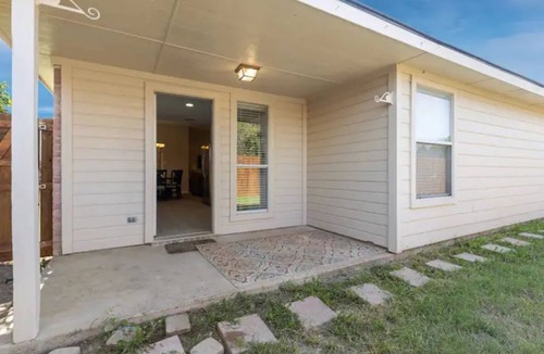 Garland House | Comfy & Cozy 4 Bedroom Retreat