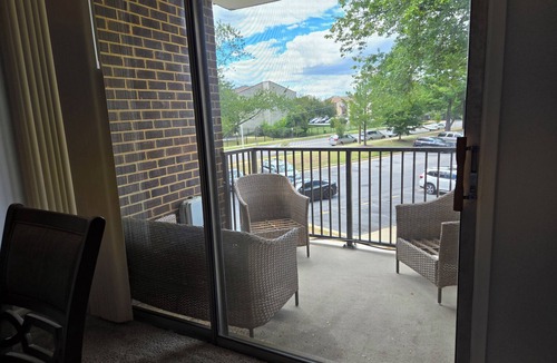 Largo Apartment | Comfy, Cozy and Conveniently Located