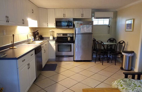 Savannah Beach Apartment | Comfy, Cozy Beach Apartment for Two with Adjustable King Bed!