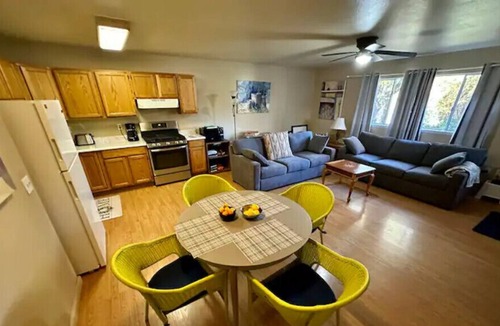 Carmichael Cottage | comfy cozy cottage