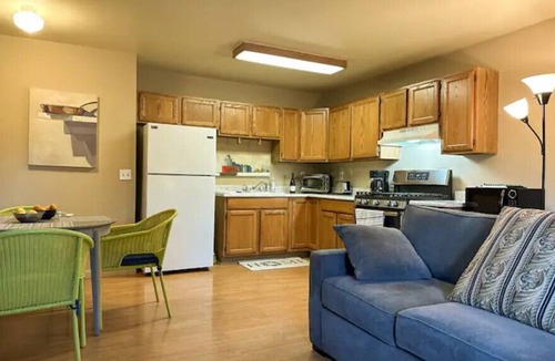 Carmichael Cottage | comfy cozy cottage