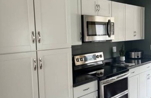 Battle Ground House | Comfy Cozy Creekside