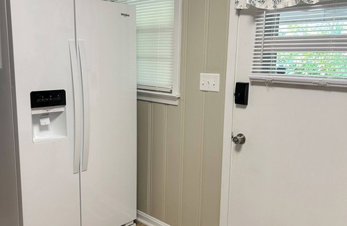 Weaver House | Comfy & Cozy Home in Weaver!