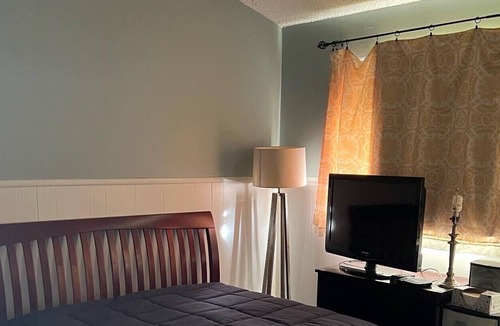 Winnetka House | COMFY COZY ROOM ON QUIET CUL-DE-SAC / HSR21-002190