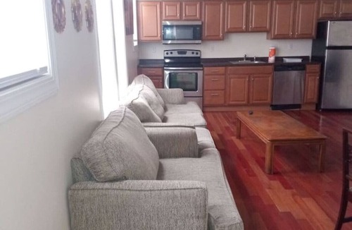 Niskayuna Apartment | comfy cozy roomy with free parking