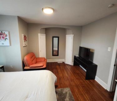 Upper Darby Apartment | Comfy & Cozy