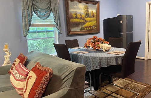 Neabsco House | Comfy Deluxe Getaway Suite