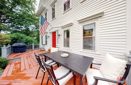 Castine House | Comfy Downtown Getaway w/Full Kitchen - Close to the Beach