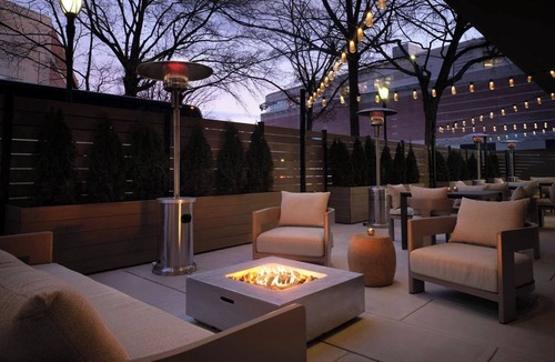 White Plains House | Comfy Downtown Suite | Pets Allowed, Onsite Bar & Restaurants, Free Shuttle