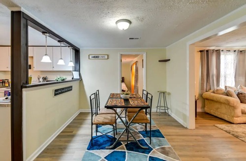 South View House | Comfy Fayetteville Family Home w/Backyard!
