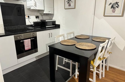 Atlantic Wharf Apartment | Comfy Flat Close to City Centre