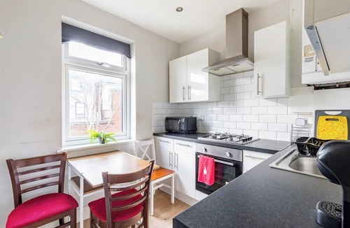 Boleyn House | Comfy Friendly Stay