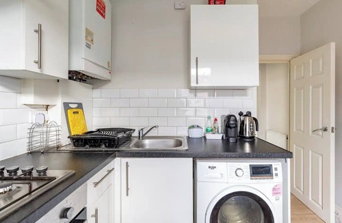 Boleyn House | Comfy Friendly Stay