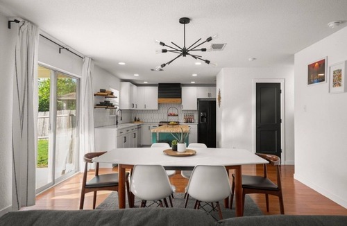 Speyside House | Comfy gathering space in NE Austin with fantastic HOA amenities.