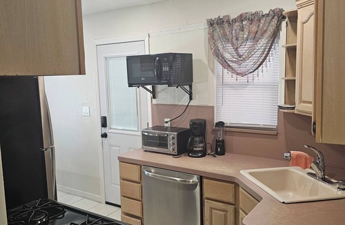 Elmont House | Comfy Getaway