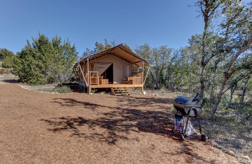 Johnson City RV Rental | Comfy Glamping at 12 Fires
