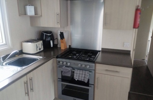 Jedburgh Cabin | Comfy golf course view at Lilliardsedge