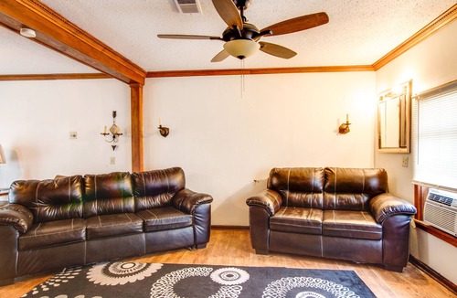 Hazlehurst House | Comfy Hazlehurst Vacation Rental w/ Patio!