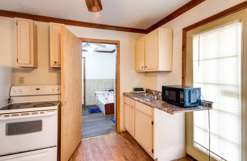 Hazlehurst House | Comfy Hazlehurst Vacation Rental w/ Patio!