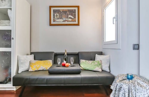 Sitges Town Center Apartment | Comfy Holiday Apartment for 3 People on the "Street of Sin" of Sitges