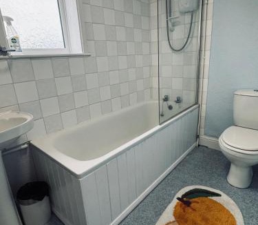 Sutton-on-Sea Apartment | Comfy Holiday Home & Beach Hut