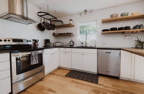 Buena Vista House | Comfy Home on the Arkansas River, Private Fishing, Barrel Sauna, and Fire Pit