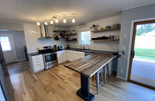 Buena Vista House | Comfy Home on the Arkansas River, Private Fishing, Barrel Sauna, and Fire Pit