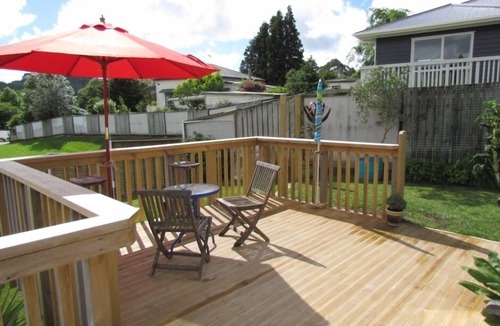 Waihi House | Comfy home opp Gilmour Lake.