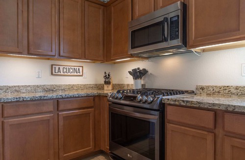 Bell West Ranch House | Comfy House, Private Backyard w/Pool, BBQ, Citrus